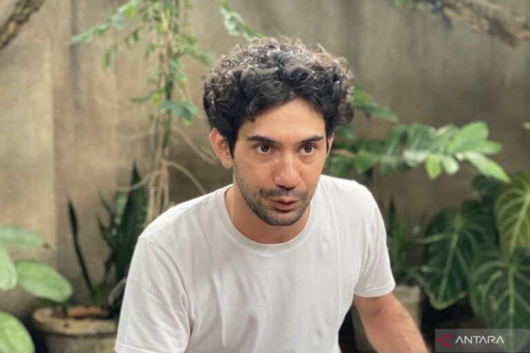Reza Rahadian