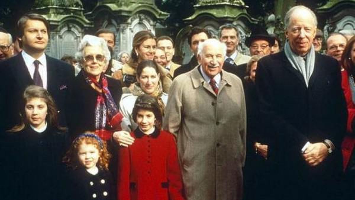Keluarga Rothschild: Sejarah, Bisnis, Kekayaan, dan Teori Konspirasi