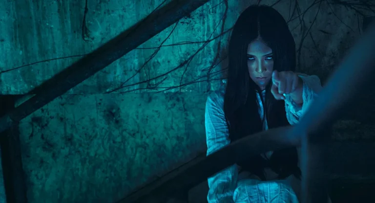 Kisah Huggin’ Molly dari Abbeville yang Melegenda