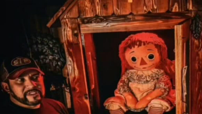 Penyelidik Paranormal Tutup Usia Usai Tur dengan Boneka Annabelle