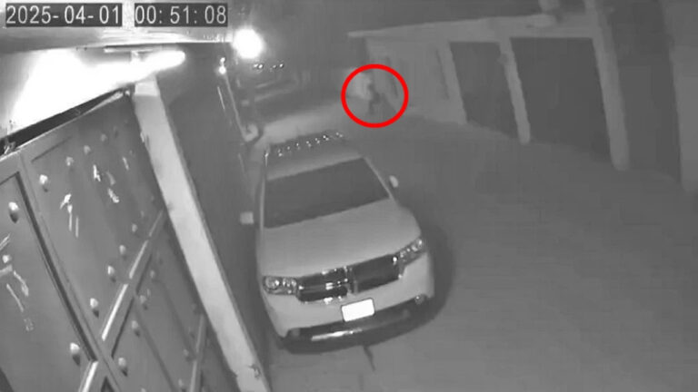 Penampakan Hantu Penunggang Tanpa Kepala di Meksiko Terekam CCTV Tahun 2025