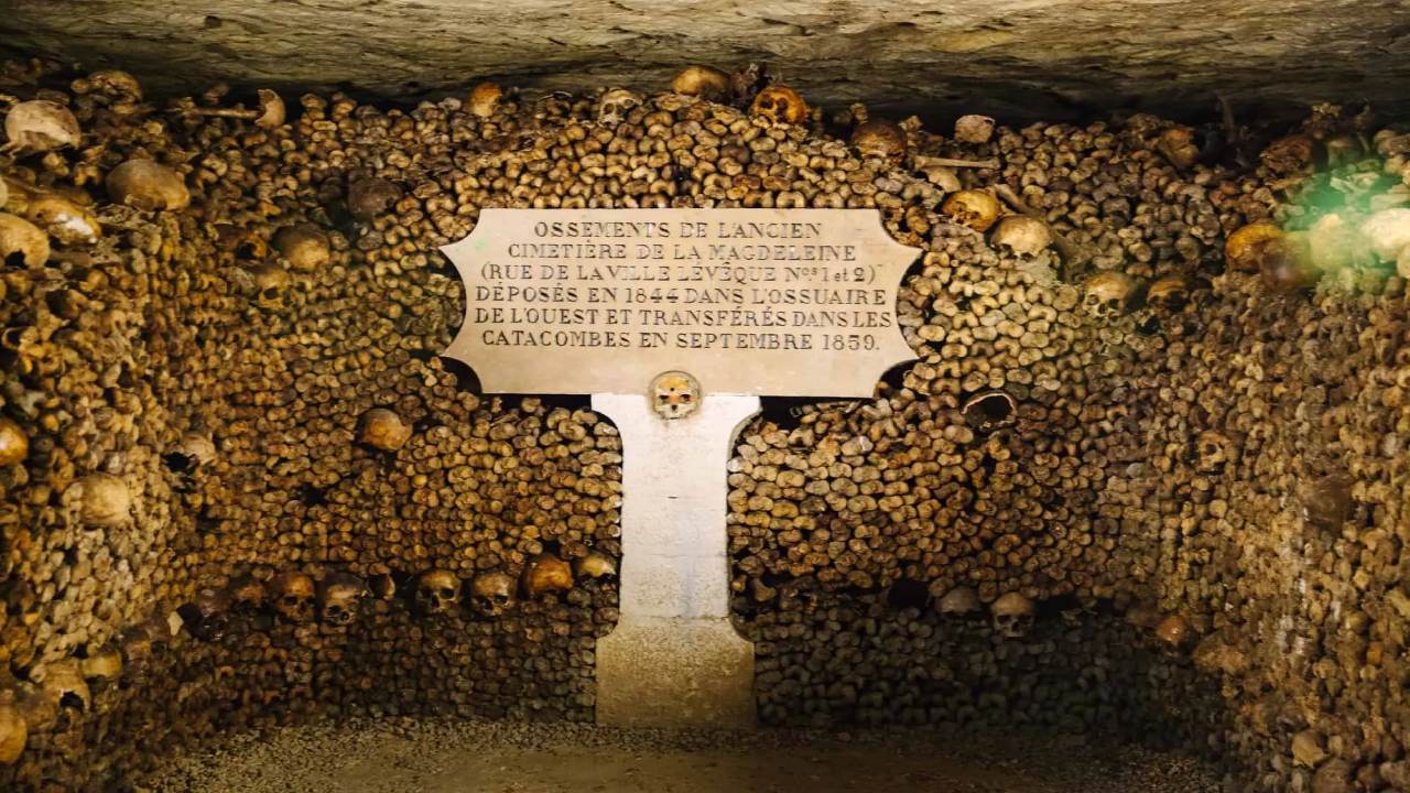 The Catacombs Paris Misteri Kota Mati di Bawah Paris yang Menyimpan Sejuta Cerita