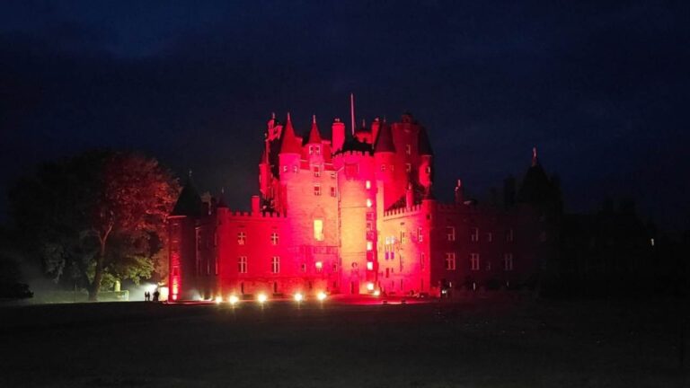 Glamis Castle - Keindahan dan Misteri Abadi di Jantung Skotlandia