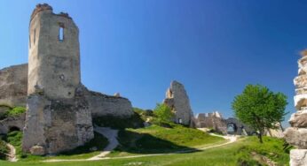 Moosham Castle: Kisah Mistis di Balik Dinding Tua yang Membeku oleh Waktu