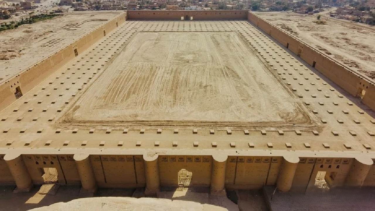 Bangunan Bersejarah yang Dipercaya Menyimpan Pintu ke Dunia Lain