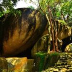 Legenda Batu Berantai Kepulauan Riau: Jejak Kutukan, Kesetiaan, dan Pesan Leluhur